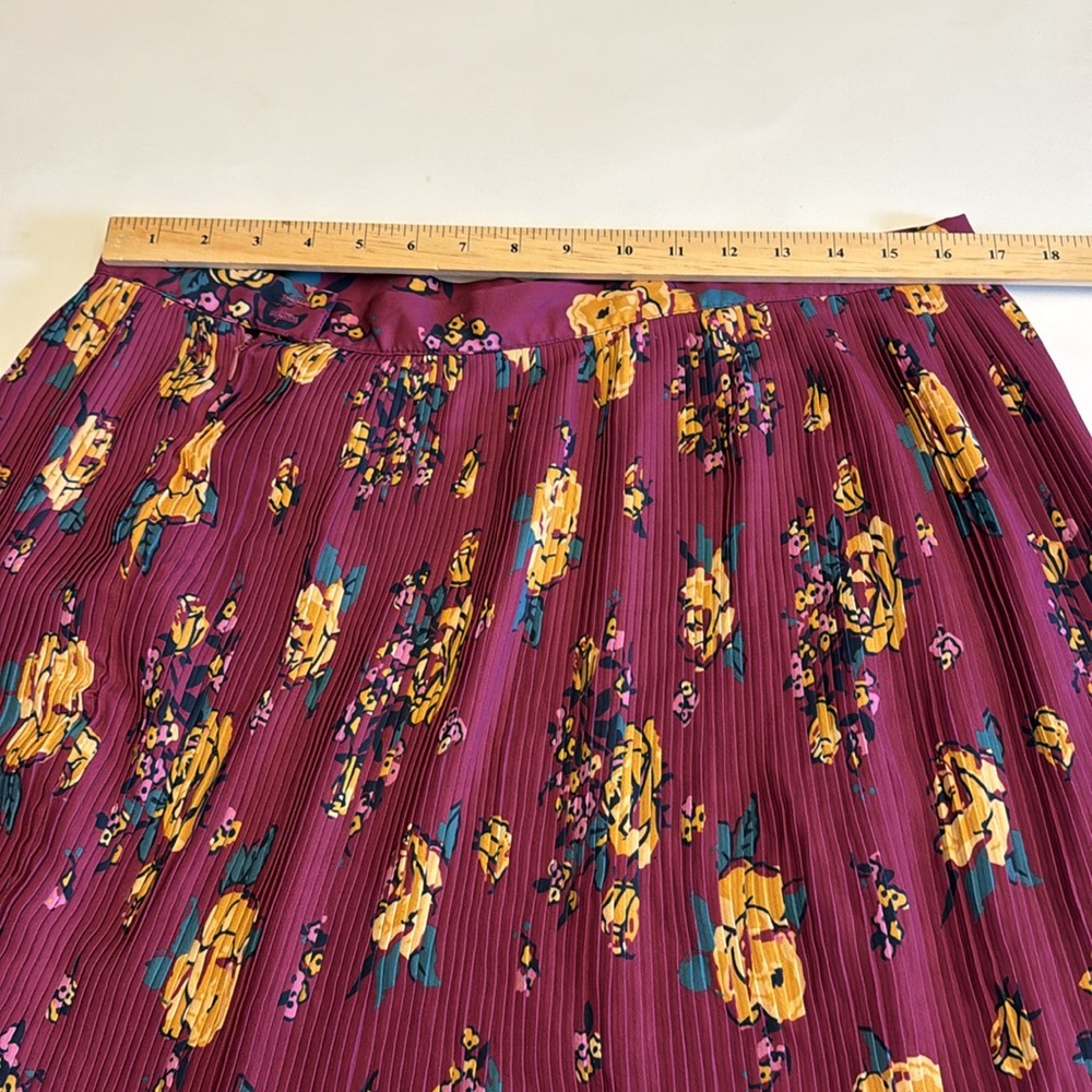 ModCloth skirt - Picture 2 of 3